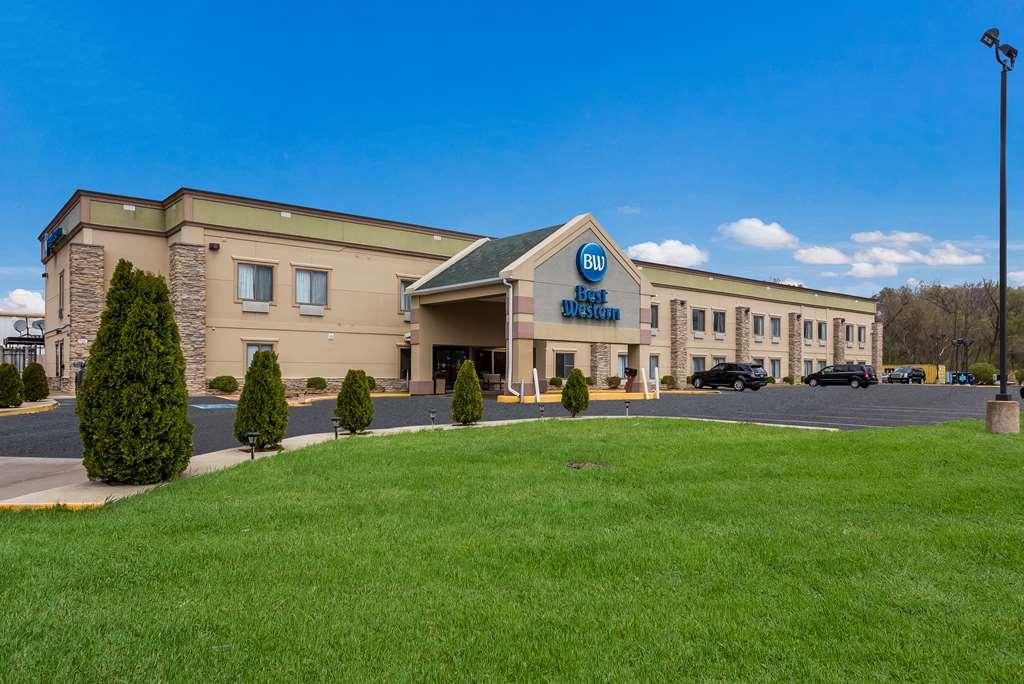 Best Western Crossroads Inn Шерервилл Экстерьер фото